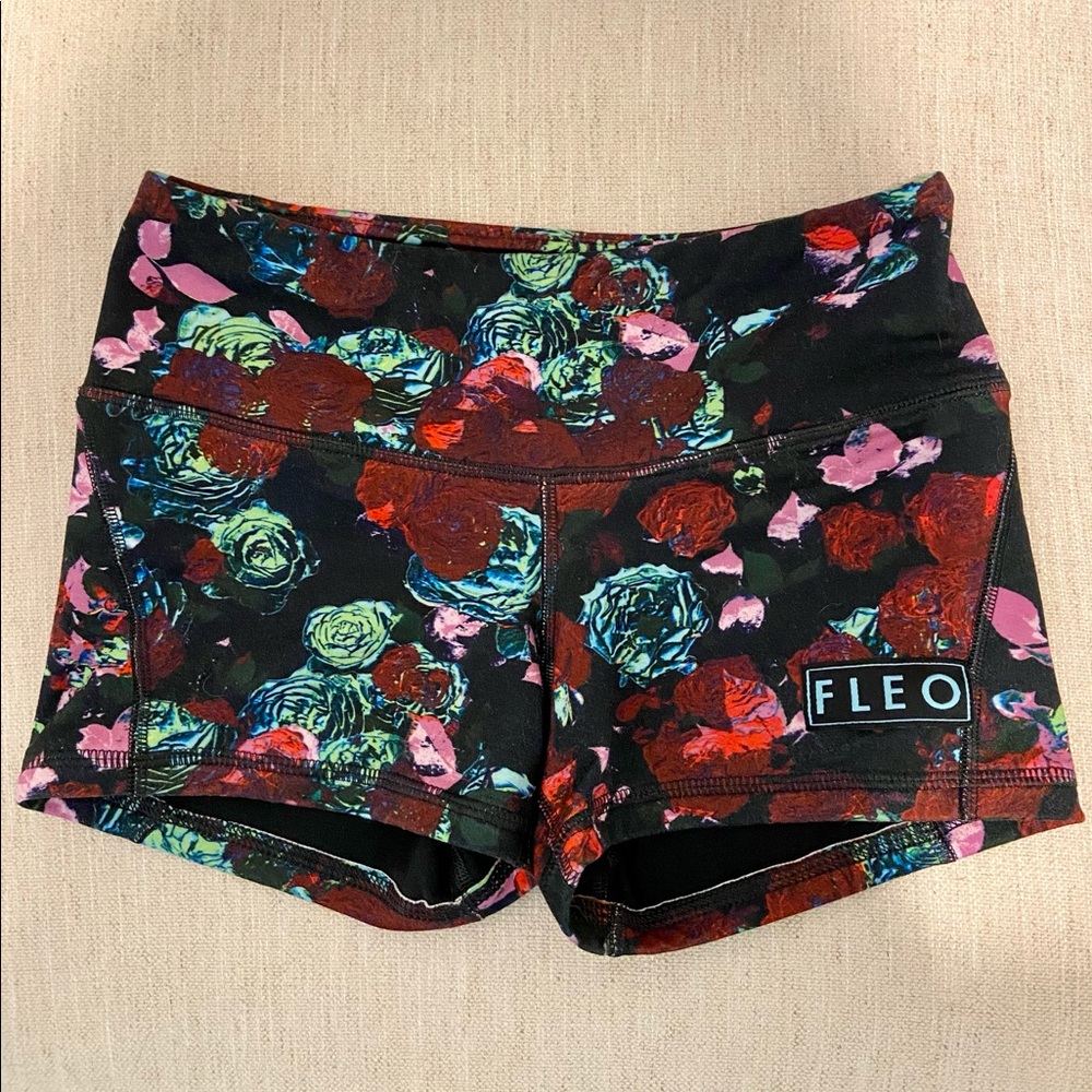 Women’s Fleo Neon Punch 3.25 Contour Shorts XS